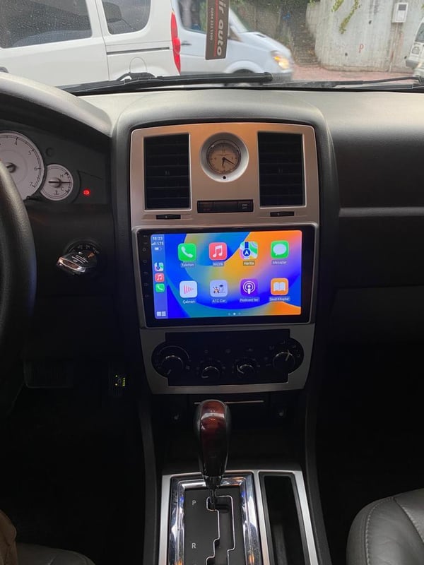 CHYRSLER 300C GRİ 4/64 UYUMLU ANDROID MULTİMEDYA (2005-08)