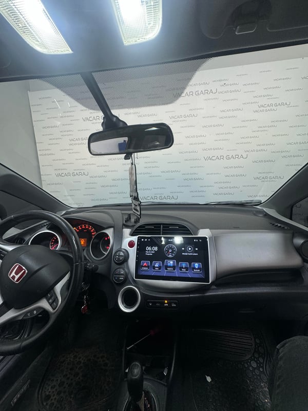 HONDA JAZZ NOVA GRİ UYUMLU ANDROID MULTİMEDYA (2009-13)