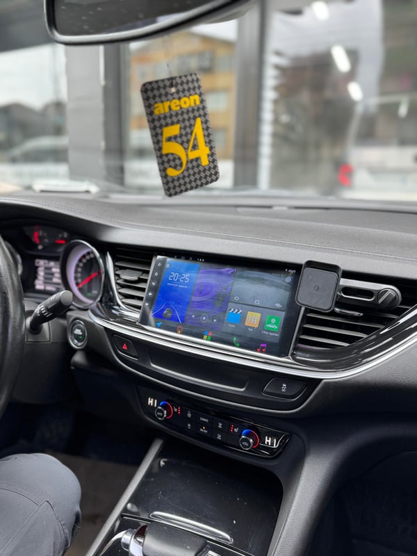 OPEL INSIGNIA 9