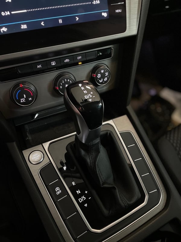 VOLKSWAGEN PASSAT IŞIKLI VİTES TOPUZU