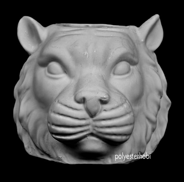 ob-1404-aslan-saksi-ham-polyester-obje-74038a.png