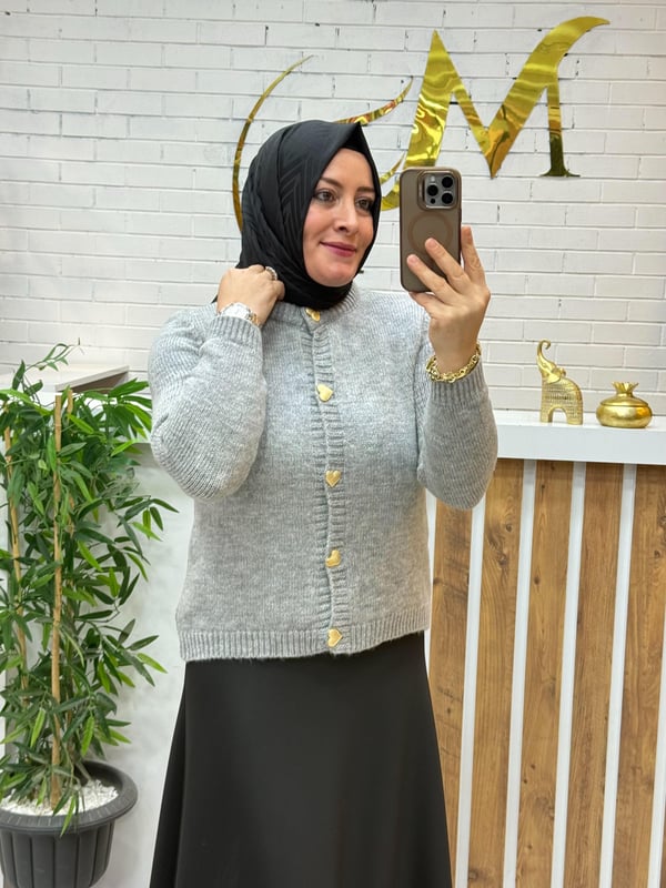 KALPLİ DÜĞMELİ HIRKA