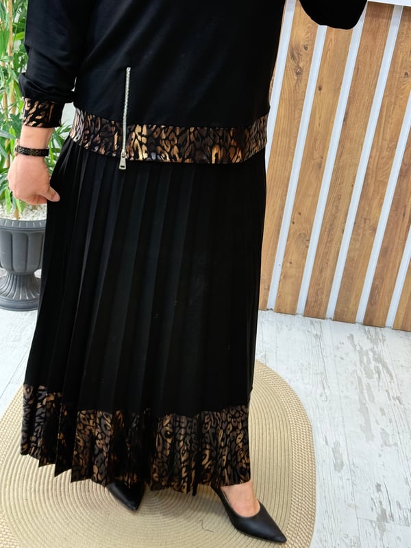 LEOPAR DETAYLI ETEKLİ TAKIM