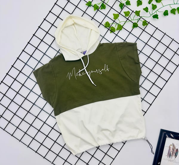 1055 Make Yourself Baskılı Kapşonlu Oversize Kız Çocuk Tişört-HAKİ YEŞİLİ