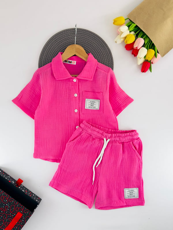 1200-4 Classic Yazılı Yan Cep Detaylı Şortlu Kız Çocuk Gömlekli Takım-PEMBE
