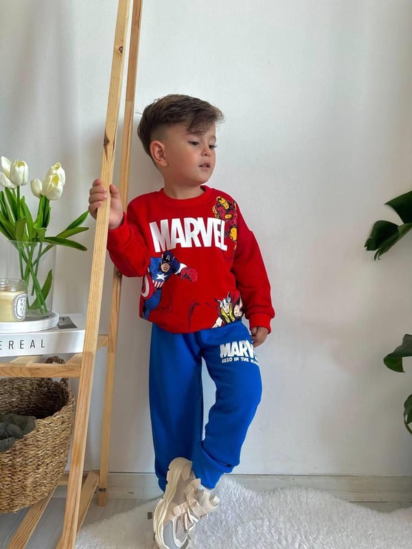 2612 Marvel Yazılı Karekter Baskılı Erkek Çocuk Şardonsuz Üç İplik Takım-KIRMIZI