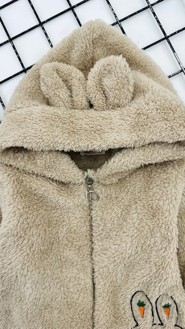 300-2 Tavşan Nakışlı Kız Çocuk Çantalı Polar Hırka-BEJ