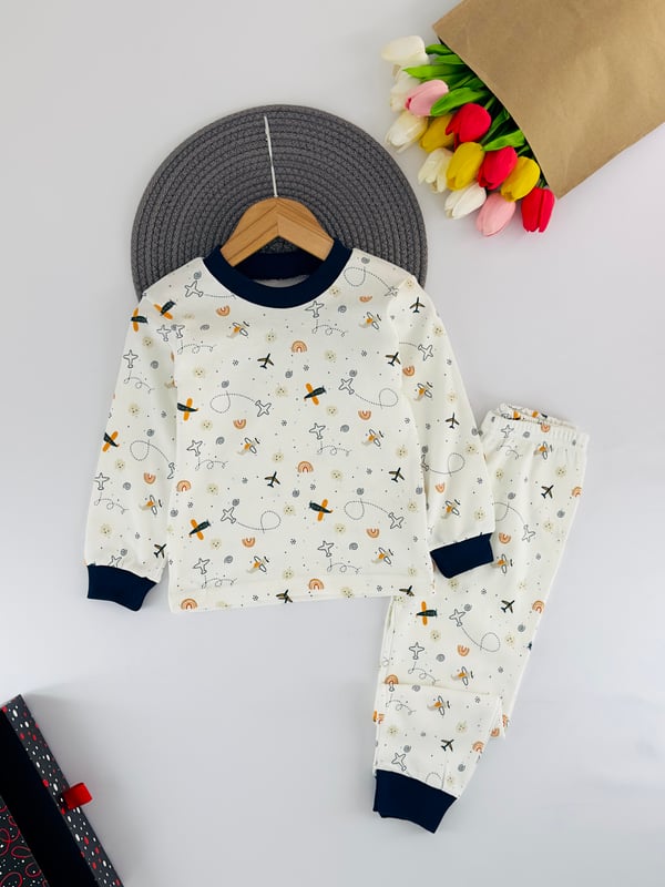 664-1 Uçak Baskılı Bisiklet Yaka Erkek Çocuk Pijama Takımı-BEYAZ