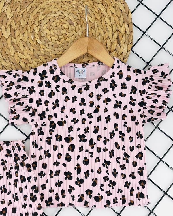 7632 Leopar Desen Fitilli Kumaş Kız Çocuk Şortlu Takım-TOZ PEMBE