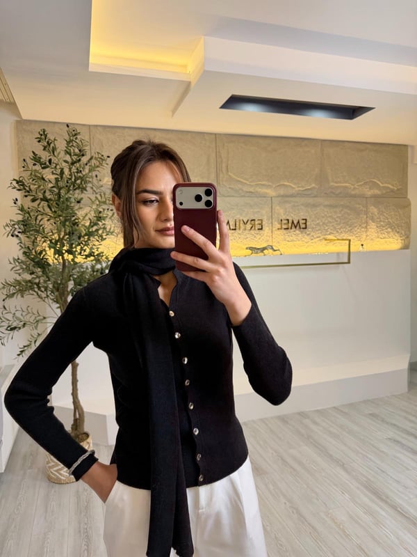Şal Detaylı Triko Hırka
