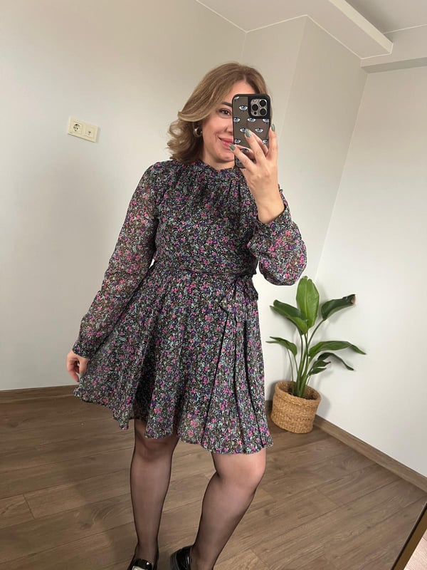 Çiçek desenli mini şifon elbise  