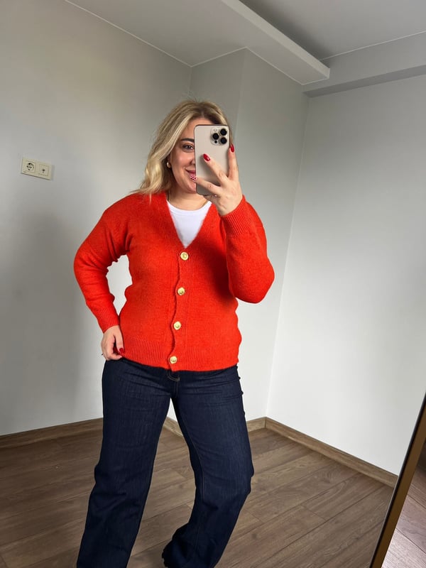 Düğme Detaylı Hırka (Kırmızı)