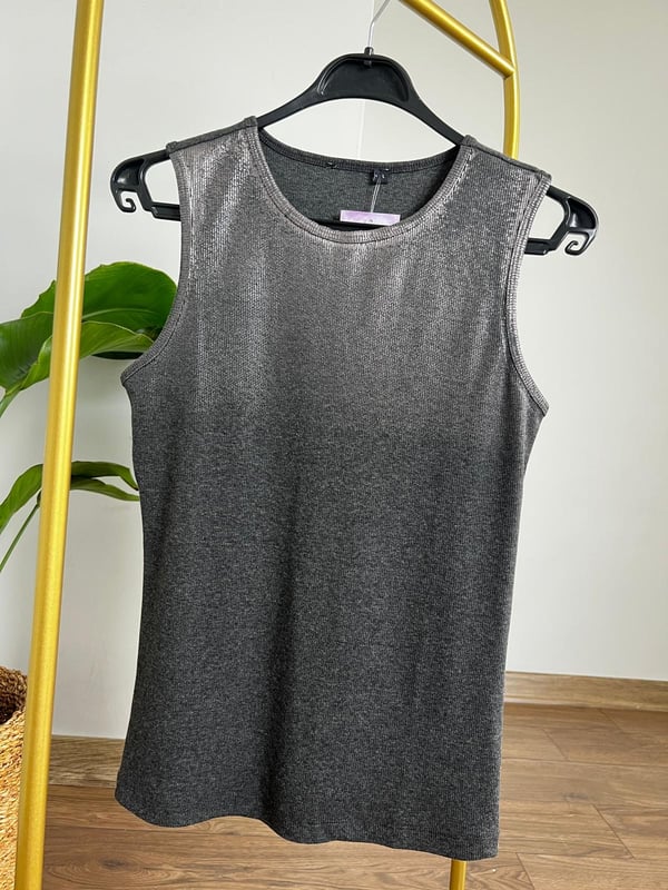 Gümük Yaka Kolsuz Body