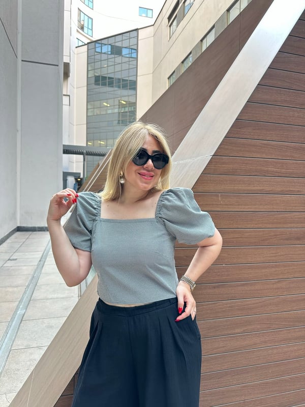 Kare Yaka Potikare Desen Crop Bluz (Siyah-Beyaz)