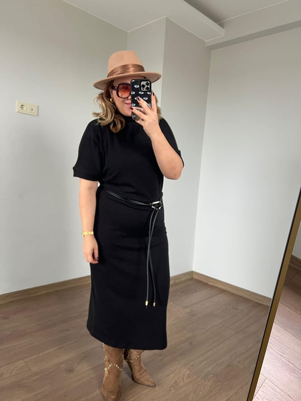 Kısa Kol Örme Dokulu Midi Elbise 
