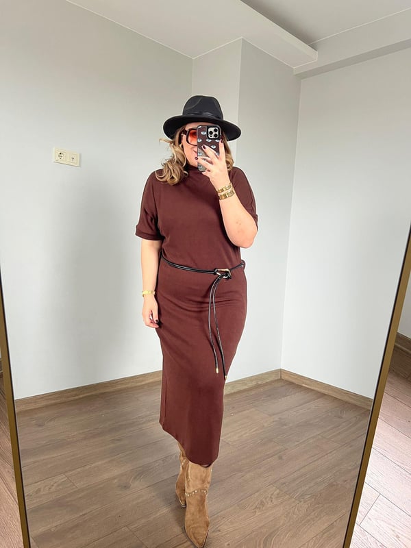 Kısa Kol Örme Dokulu Midi Elbise (Kahverengi)