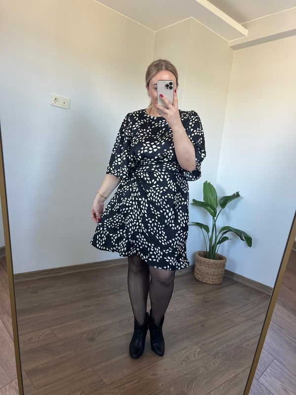 Orijinal Marka Kısa Saten Elbise