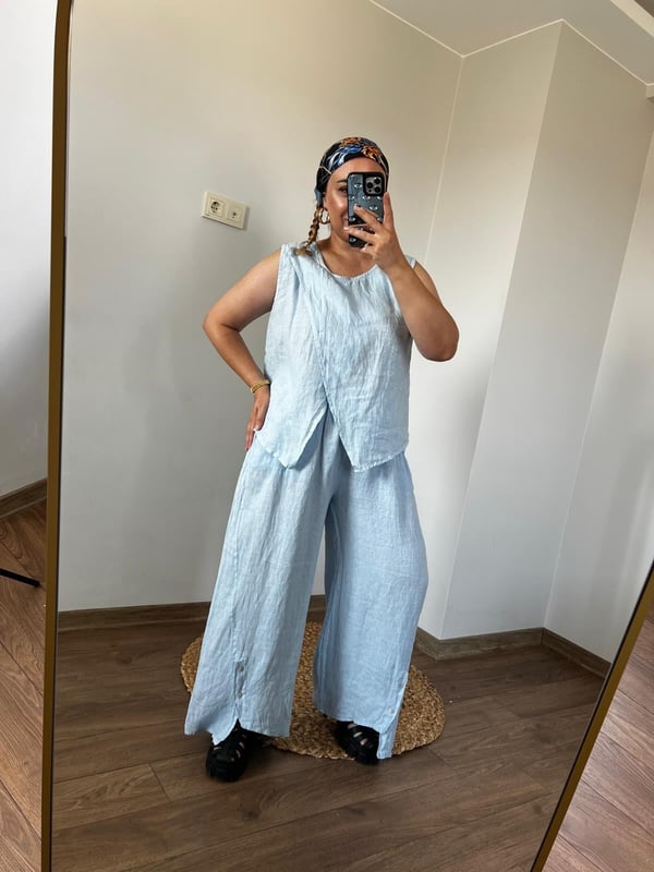 Paçası Düğme Detaylı Geniş Paça İtalyan Keten Pantolon (Bebe Mavisi) 