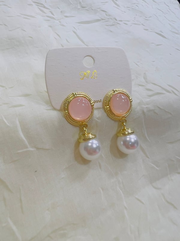 Sarkıtlı İnci Detaylı Küpe (Pembe taşlı) 