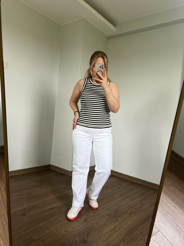 Siyah Beyaz Kolsuz Body