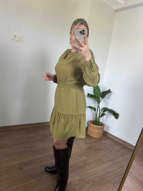 Yağ Yeşili Beli Lastikli Kısa Elbise