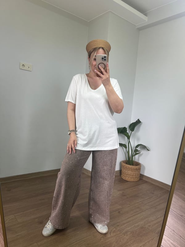 Yakası Taş Detaylı V Yaka Tshirt (Beyaz) 