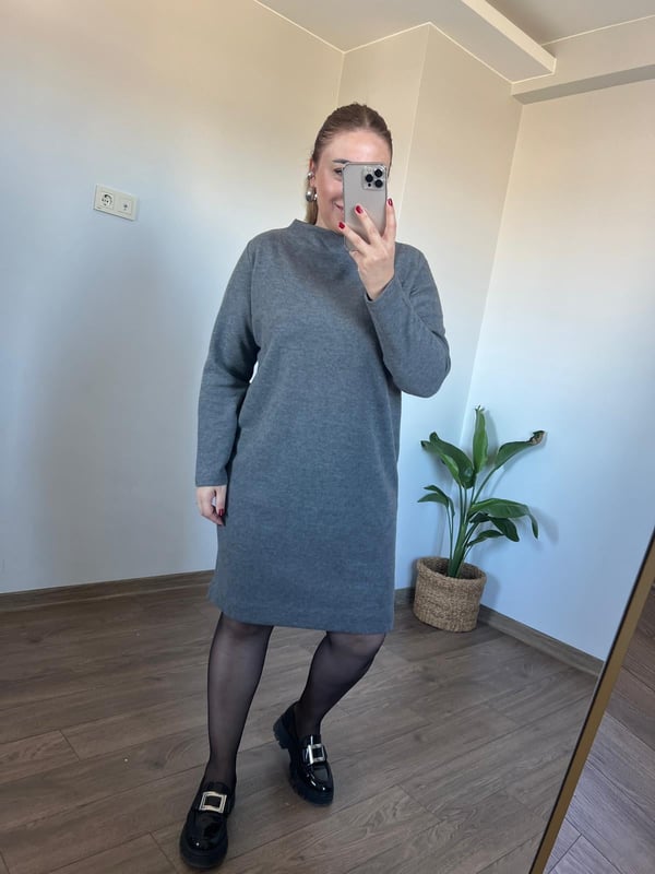 Yumoş Kumaş Dik Yaka Elbise 