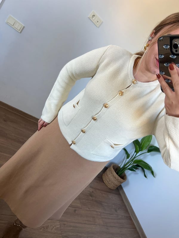 Yuvarlak Yaka Gold Düğmeli Triko Hırka (Krem) 