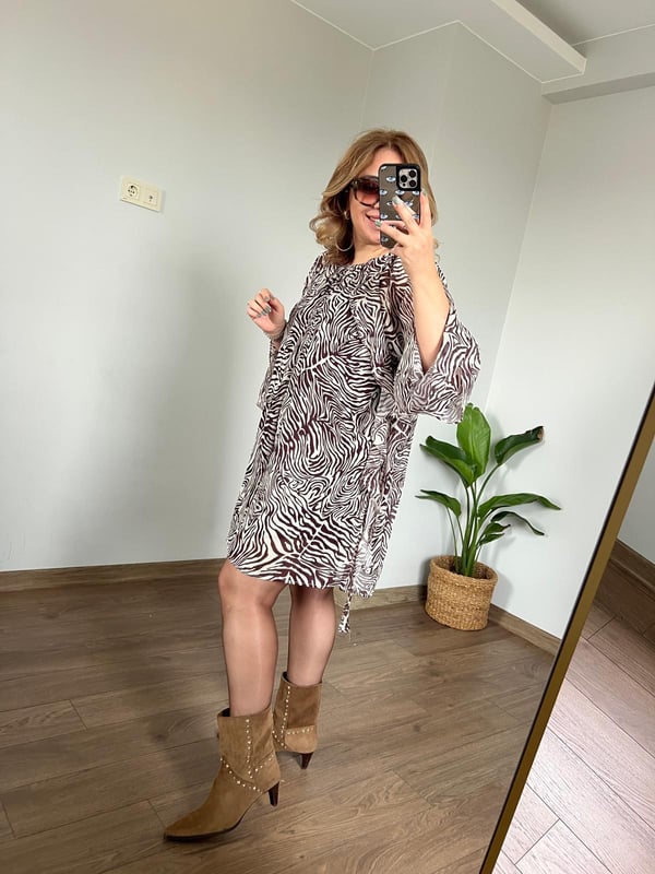 Zebra desen yanları fırfırlı  kısa şifon elbise 