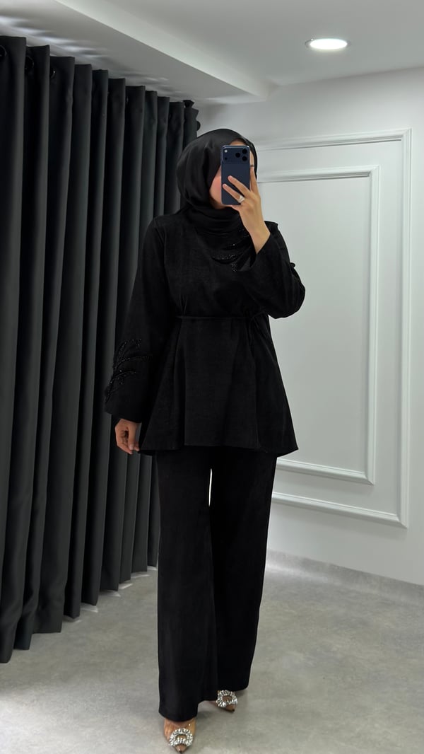 Füsun Takım | Siyah