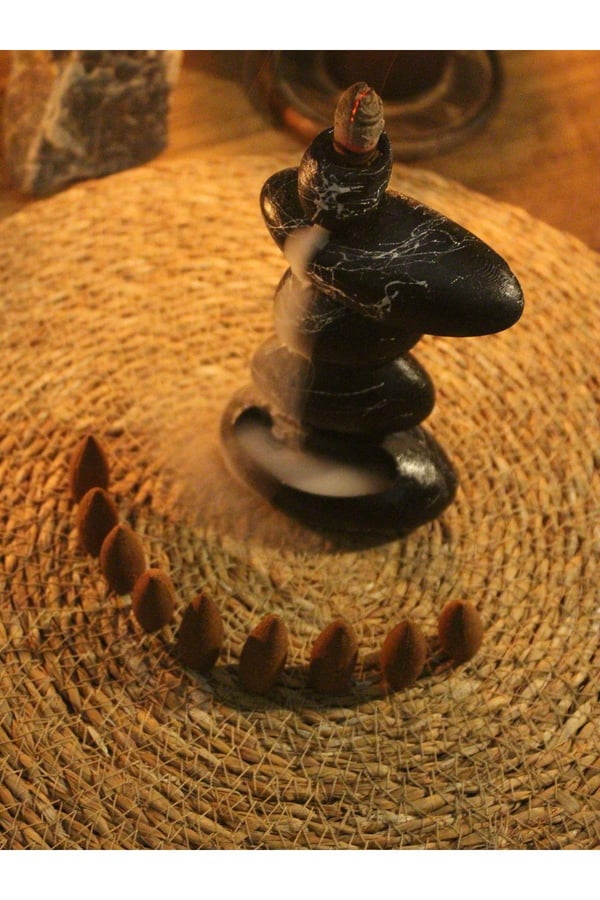 4 Taş Şelale Geri Akış Tütsülük ve 10 Adet Palo Santo Geri Akış Tütsü