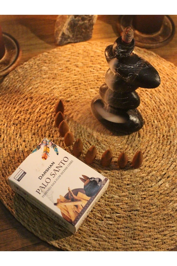 4 Taş Şelale Geri Akış Tütsülük ve 10 Adet Palo Santo Geri Akış Tütsü