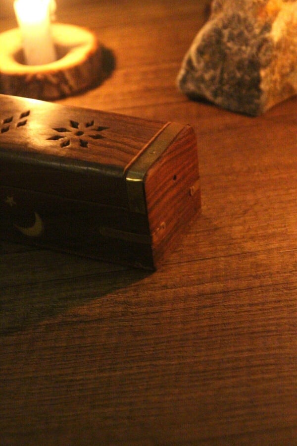 Ağaç Tabut Ay Desenli Çubuk ve Konik Özel Tasarım Tütsülük