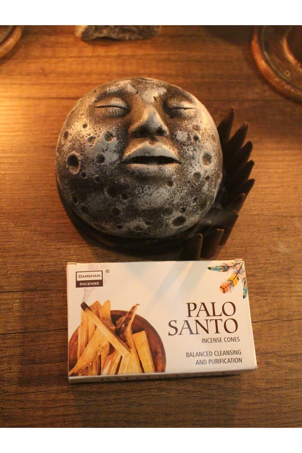 Ay Yüzü Taş Konik Tütsülük Ve 10 Adet Palo Santo Konik Tütsü