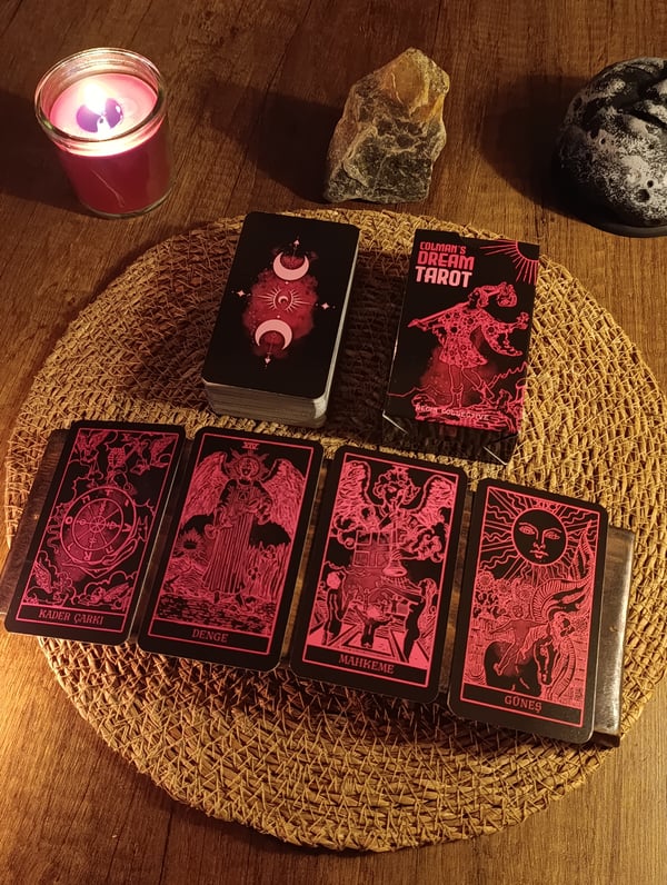 Colmans Pembe Cadı Tarot Destesi 78 Kart - Arındırma Kesesi Hediyeli