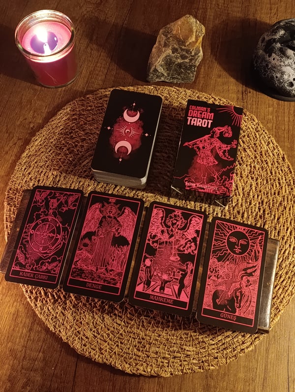 Colmans Pembe Cadı Tarot Destesi 78 Kart - Arındırma Kesesi Hediyeli