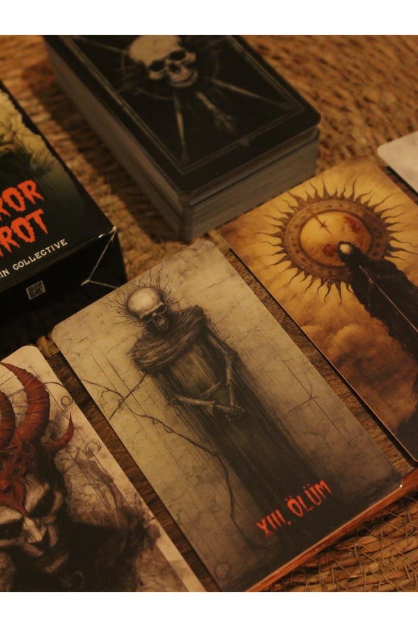 Horror Tarot Destesi - 78 Kart