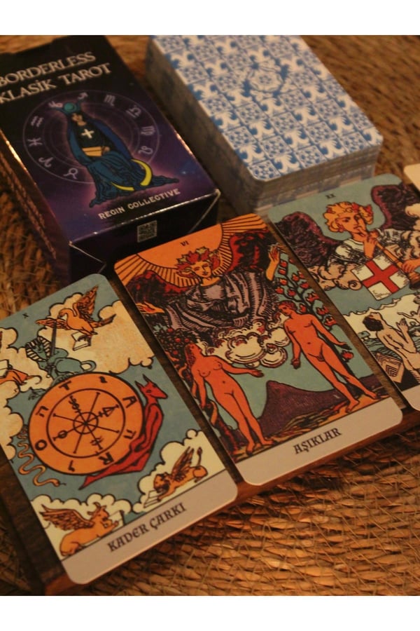 Klasik Borderless Tarot Destesi - 78 Kart