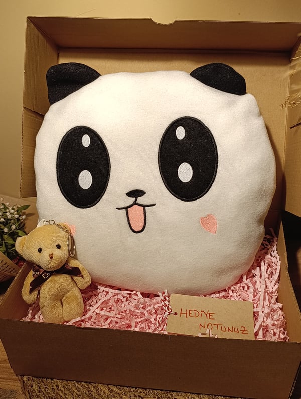 Kutulu Hediye Seti / Panda Yastık 35cm ve Ayıcık Anahtarlık