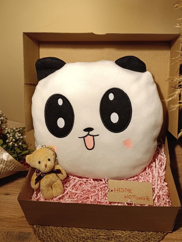 Kutulu Hediye Seti / Panda Yastık 35cm ve Ayıcık Anahtarlık