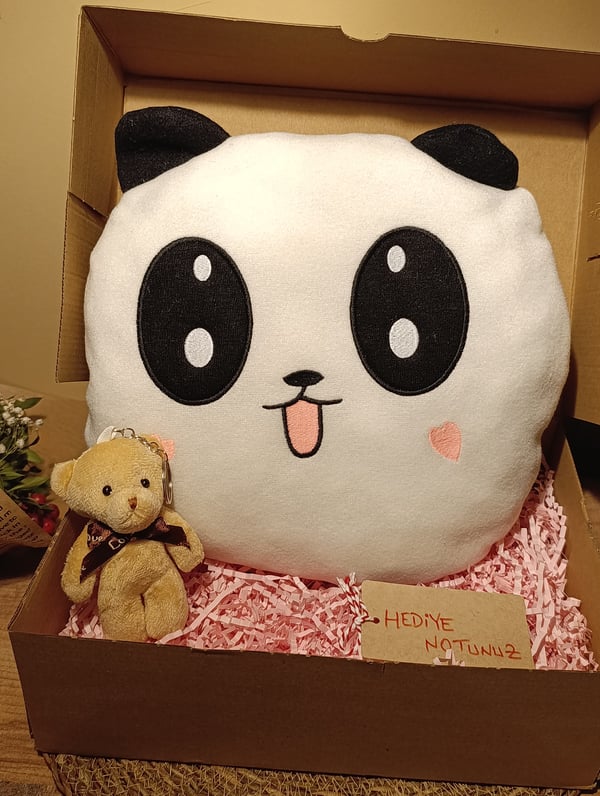 Kutulu Hediye Seti / Panda Yastık 35cm ve Ayıcık Anahtarlık