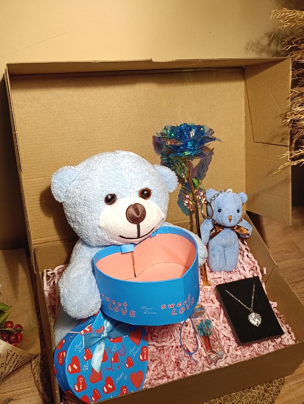 Mavi Kutulu Ayıcık 25cm - Anahtarlık - Dilek Şişesi - Sonsuzluk Gülü - Kalpli Kolye Hediye Seti