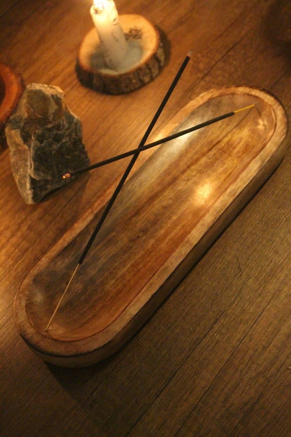 Oval Kenarlı Geniş Kayık Tütsülük