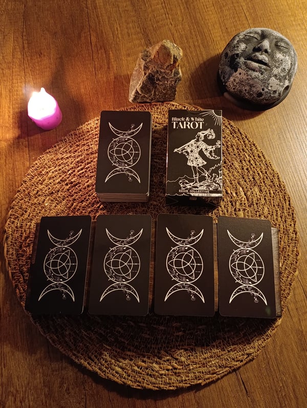 Siyah Beyaz Tarot Destesi 78 Kart - Arındırma Kesesi Hediyeli