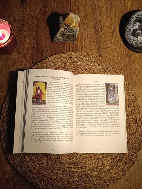 Tarot'un Resimli Anahtarı Rehber Kitabı
