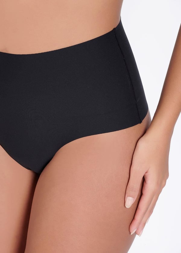 Lazer Kesim İz Yapmaz Toparlayıcı String Kadın külot