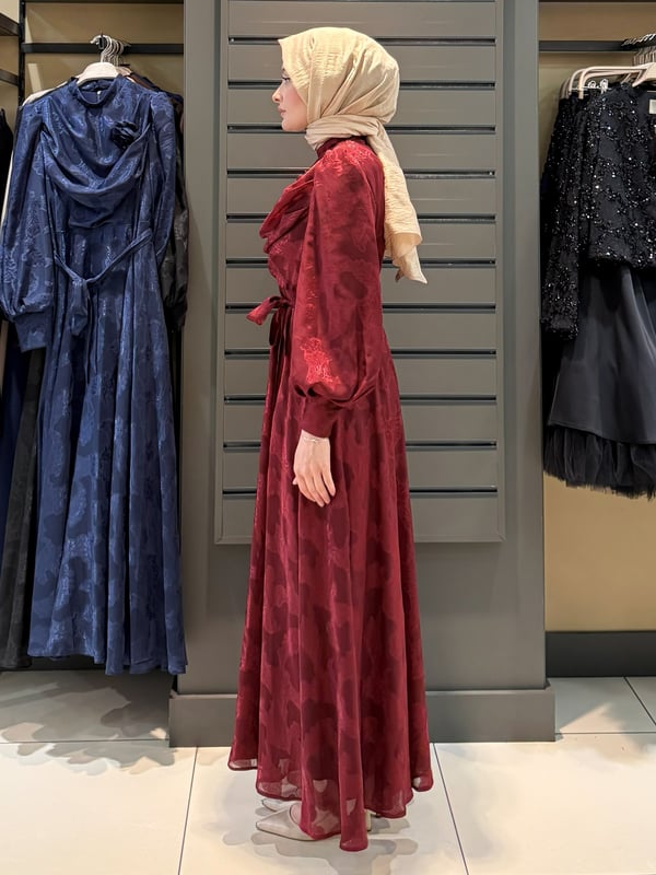 DETAYLI ELBİSE BORDO