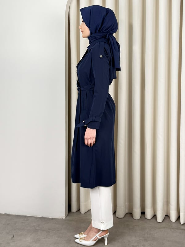 ESİLA TRENCH LACİ