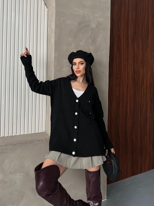 Kristal Düğme Ve Süzene Detaylı Triko Hırka Oversize Siyah