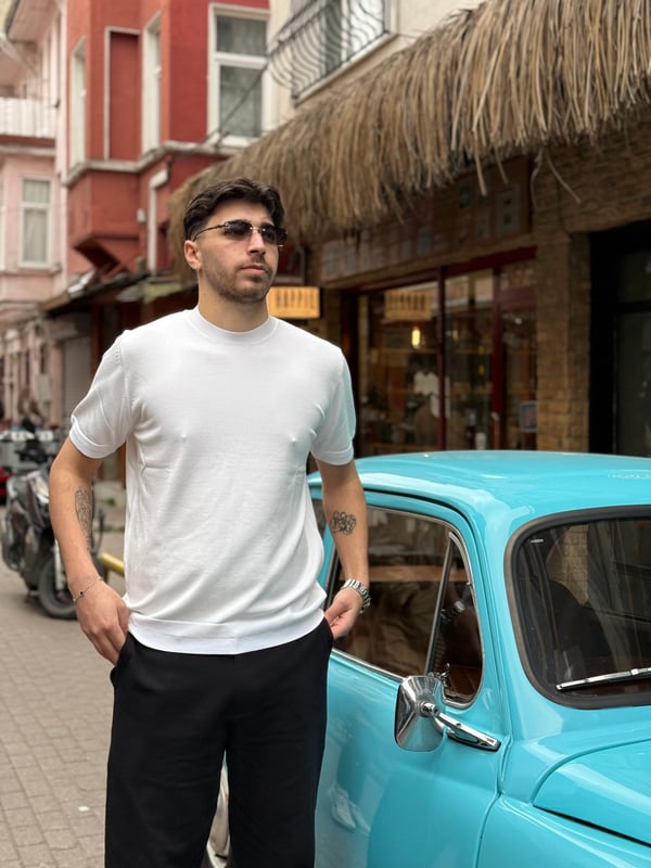Beyaz Bisiklet Yaka Slim Fit Tişört